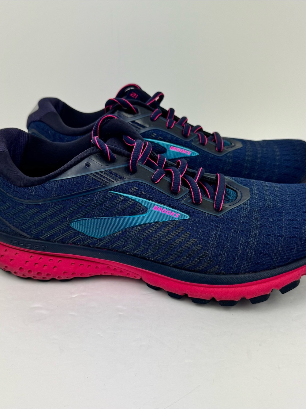 Brooks Ghost 12. Women’s Size 10.5. Navy Blue/ Hot pink.